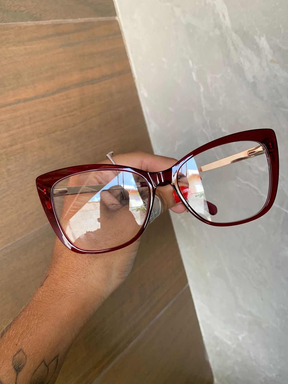 Armação 8710 - Modelo 2 em 1 - Vinho